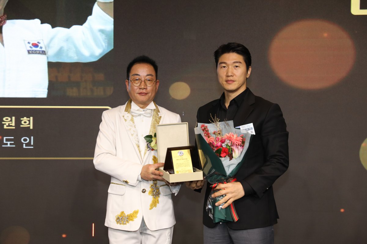 유도인 이원희, ‘2025 대한민국 글로벌 리더십 비전 골든 어워즈’ 명예·공헌 대상 수상 국제적 위상 제고와 유도 정신 계승… 후배 양성으로 대한민국 스포츠 발전 견인